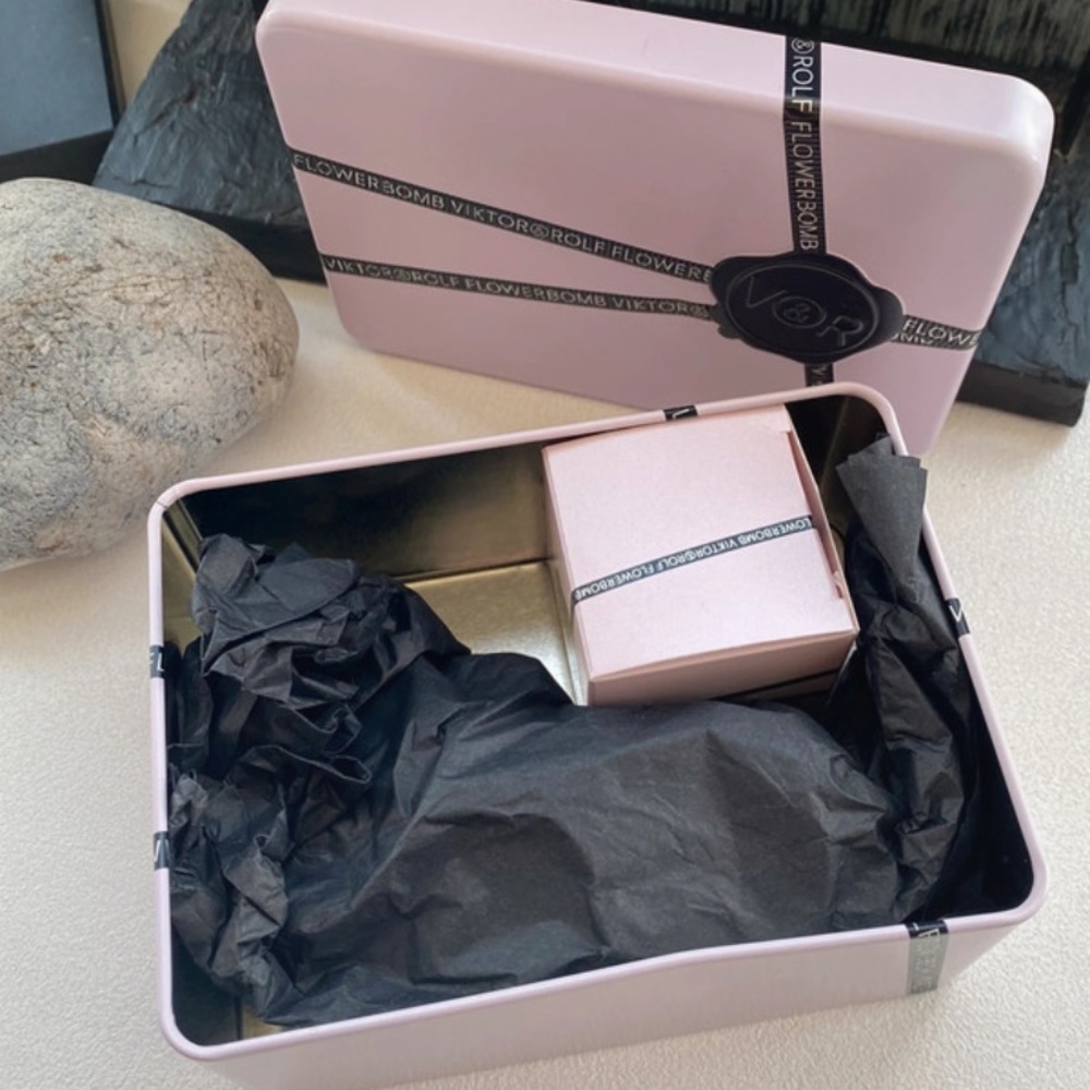 Viktor & Rolf Flowerbomb Deluxe bombilicious Perfume Set - Picture 6 of 8